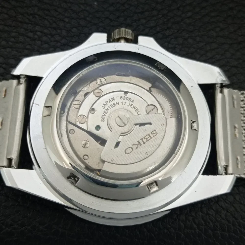 Vintage 1984 Seiko Diver Automatic Mens Silver Watch W/daydate & White accents